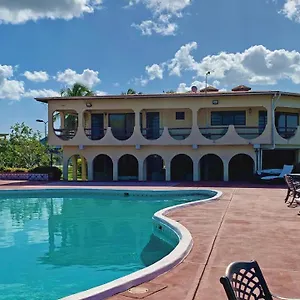 https://cortsland-hotel.comcaribbean.com